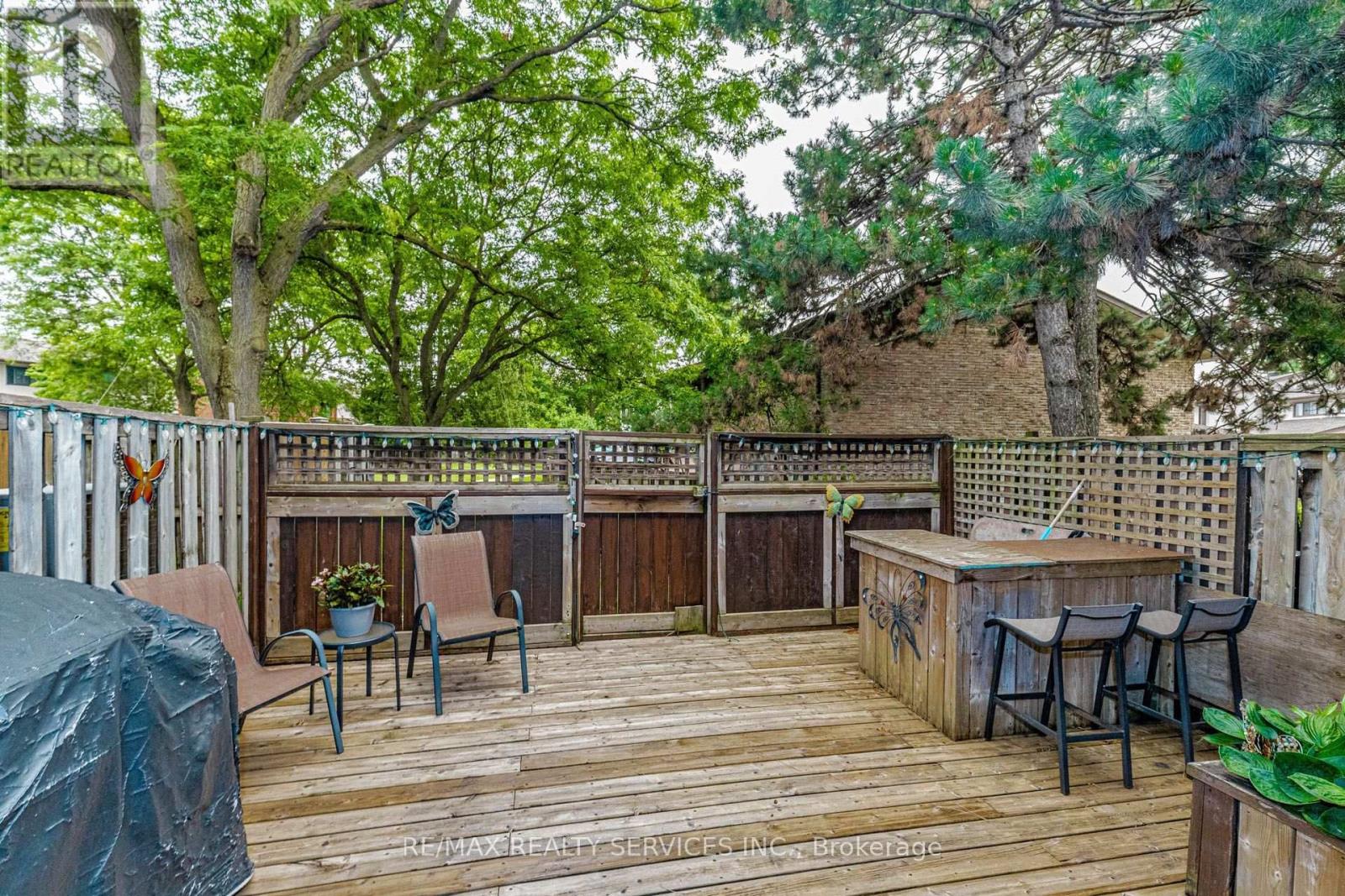 47 DAWSON CRESCENT - 28