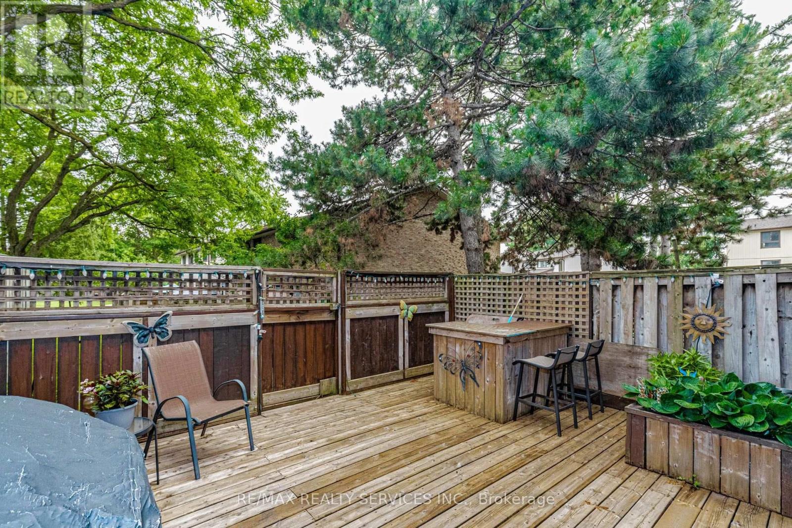 47 DAWSON CRESCENT - 29