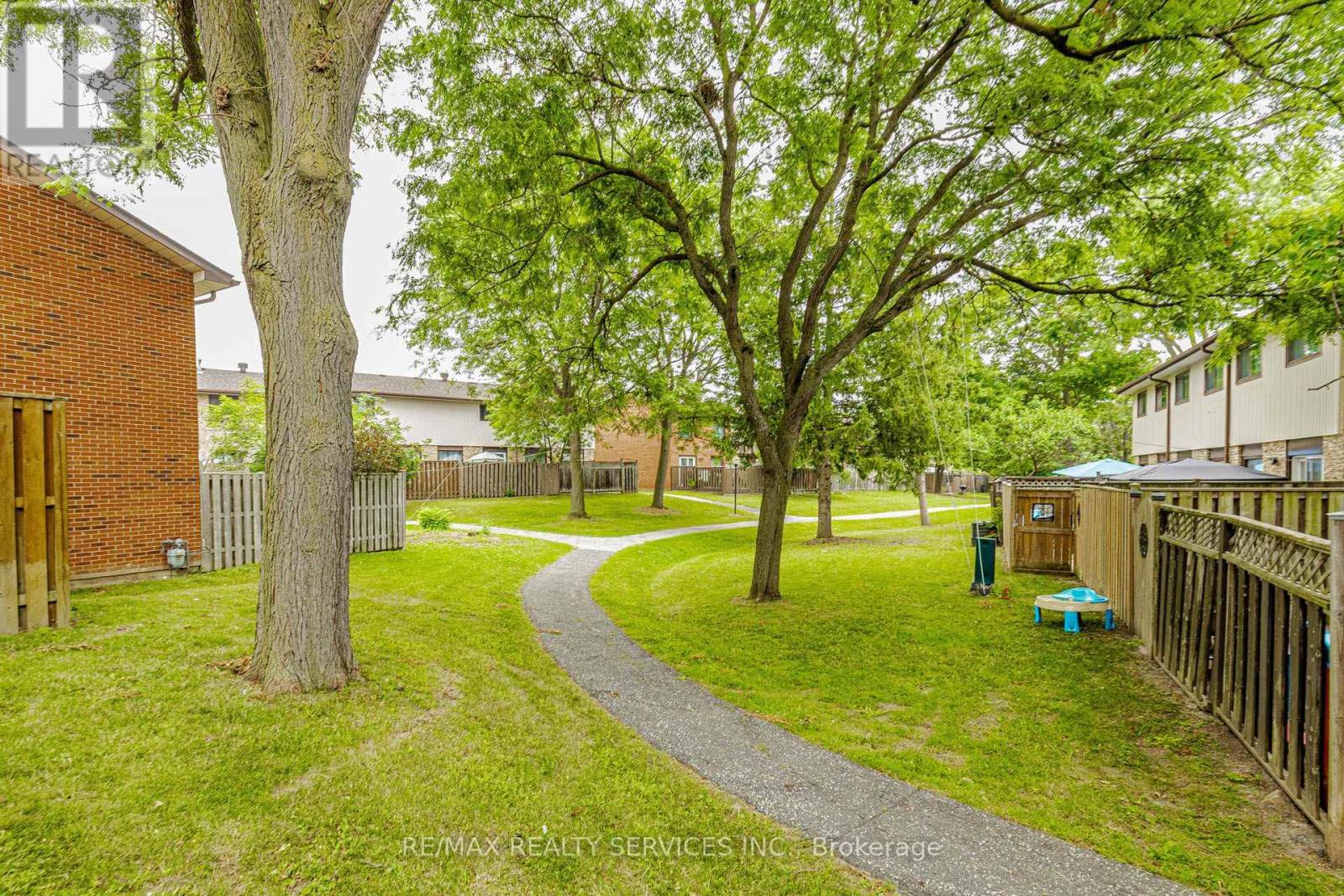 47 DAWSON CRESCENT - 33
