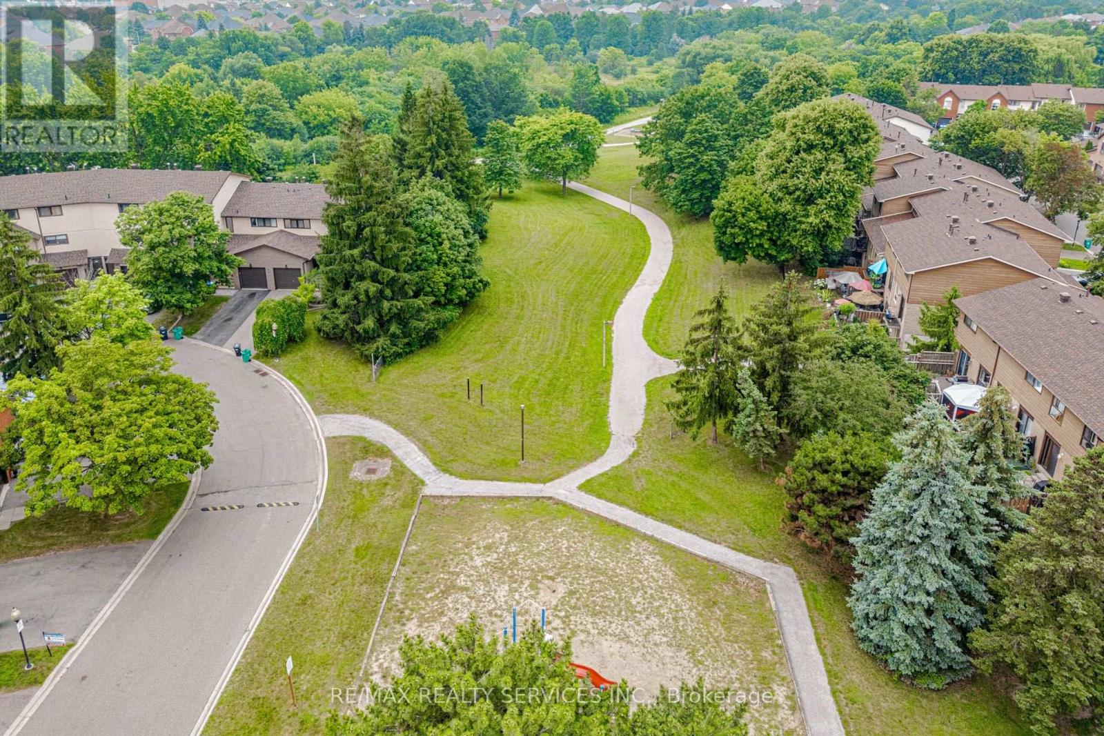 47 DAWSON CRESCENT - 36
