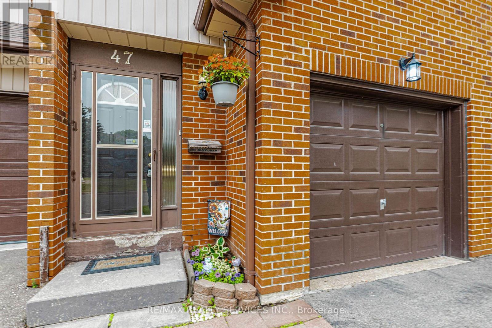 47 DAWSON CRESCENT - 4