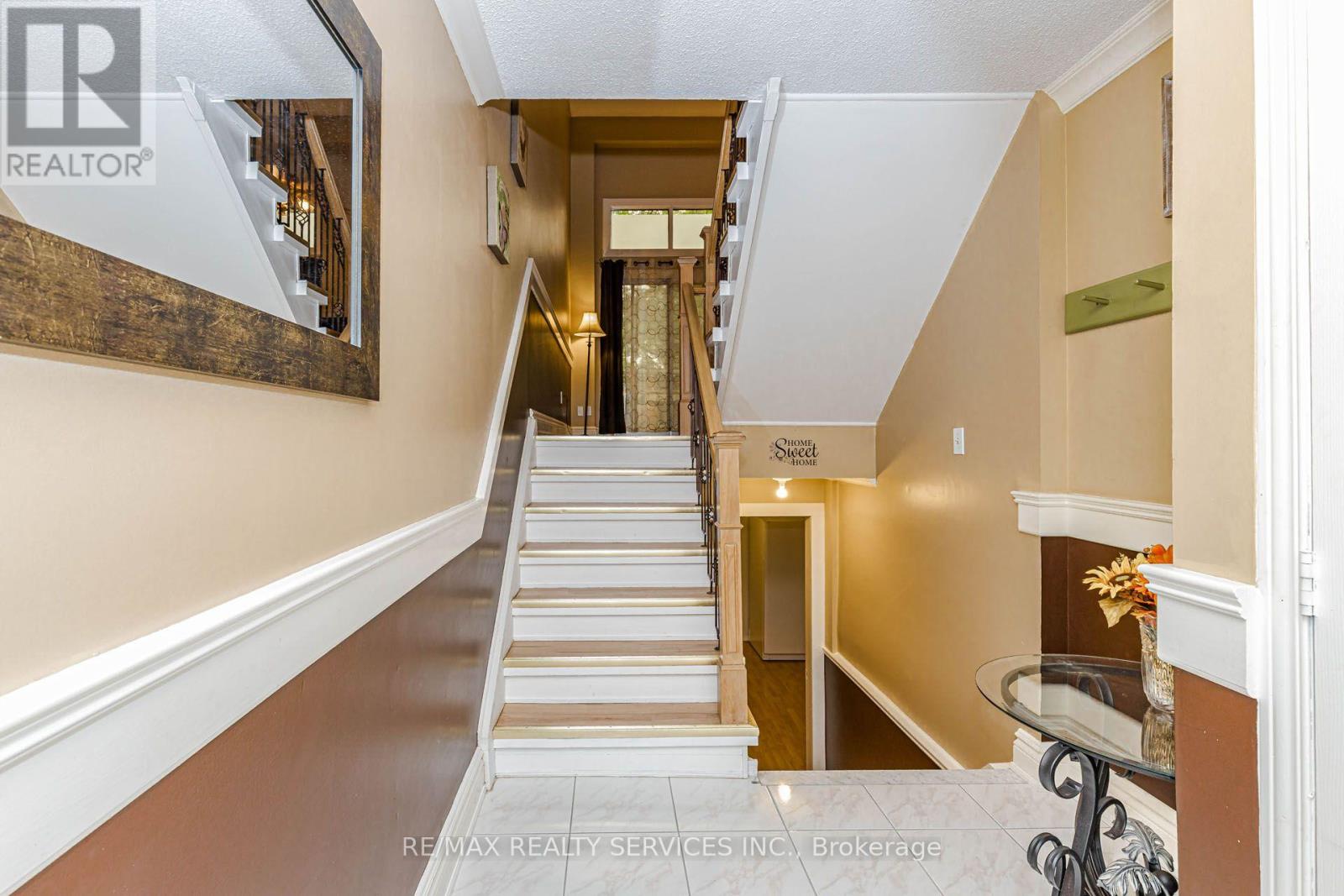 47 DAWSON CRESCENT - 5