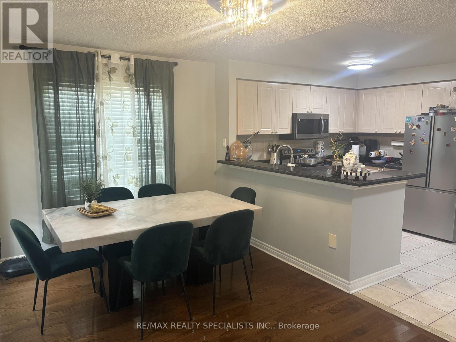 3137 BENTLEY DRIVE - 14