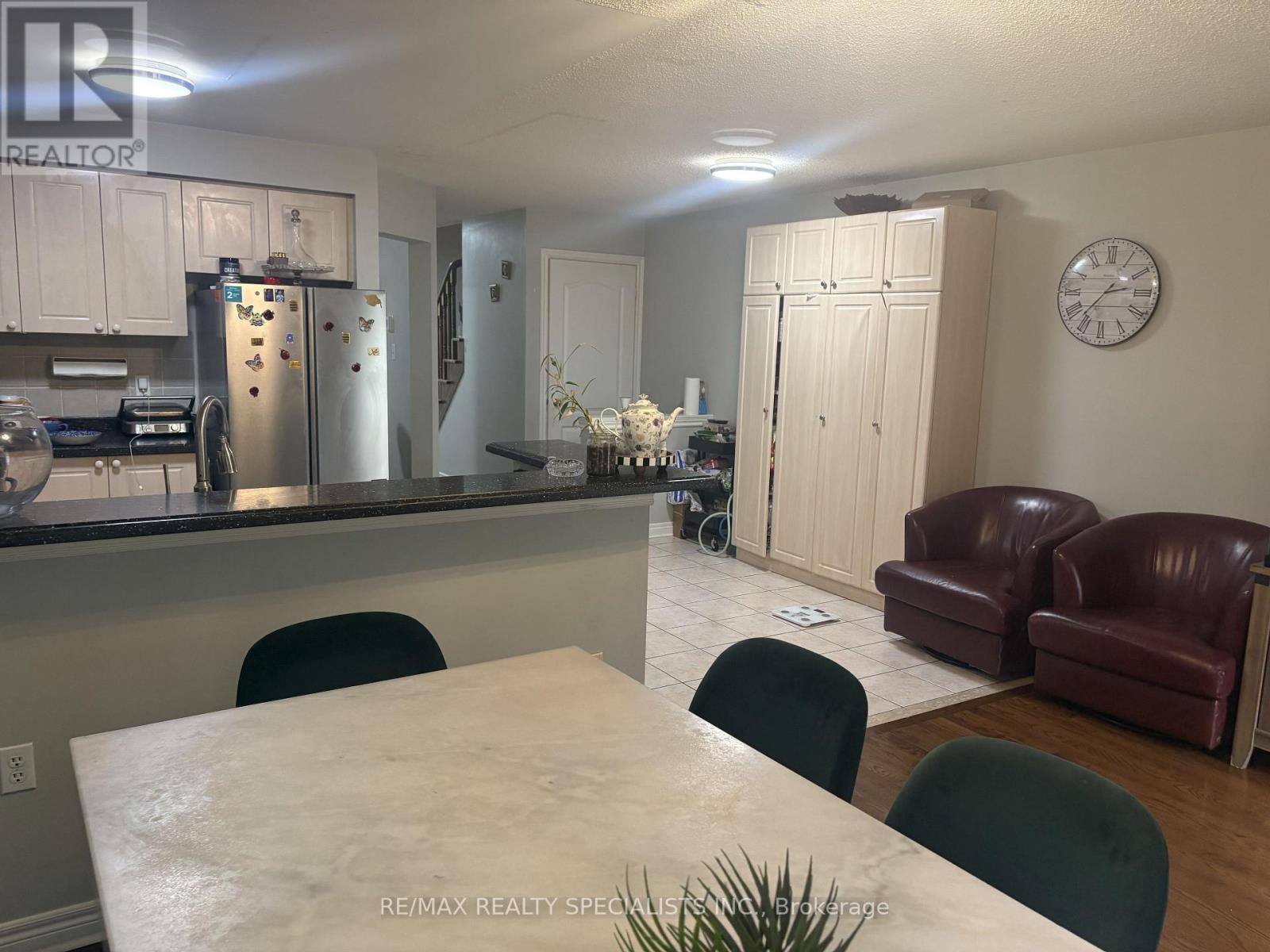 3137 BENTLEY DRIVE - 18