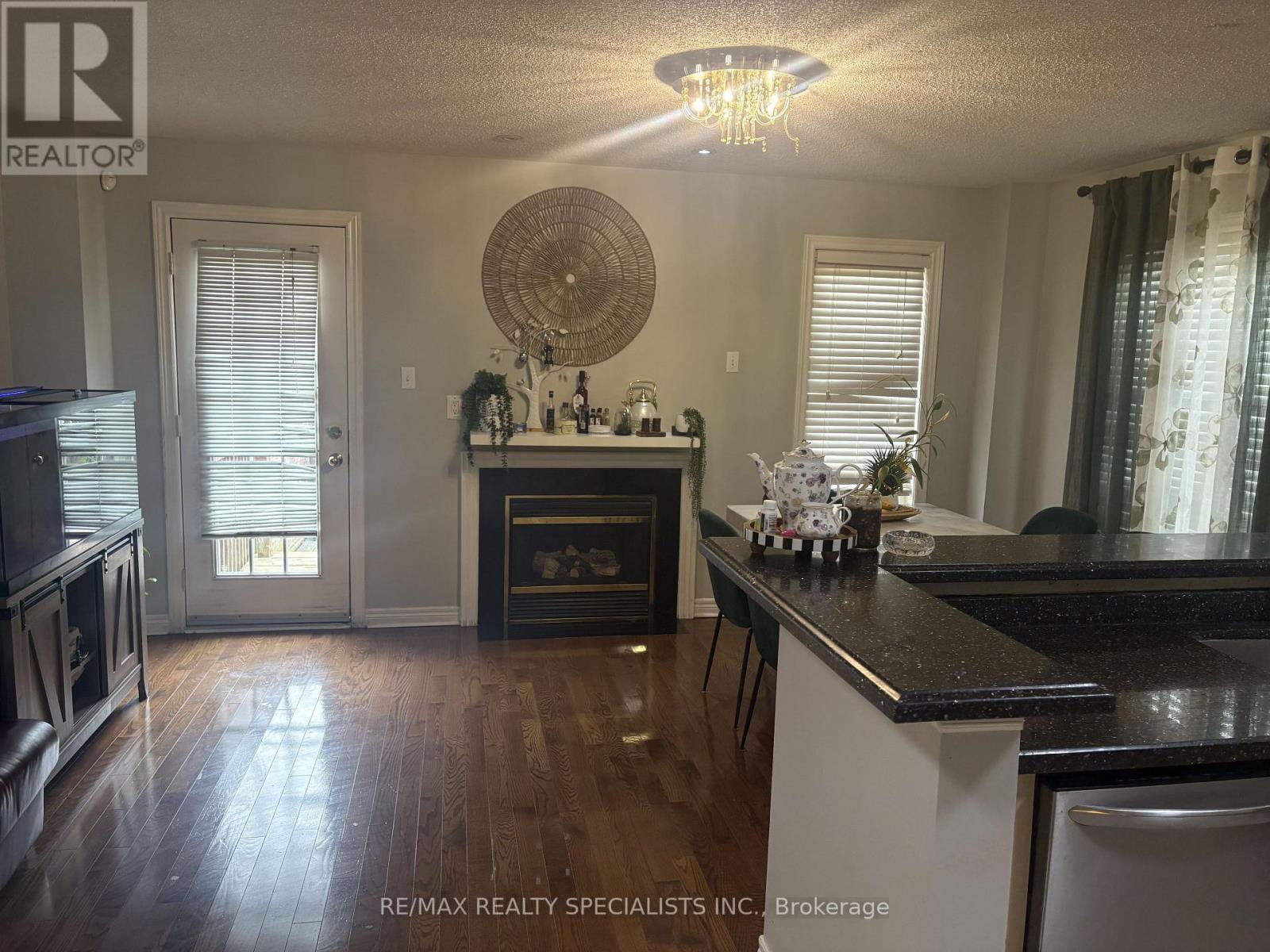 3137 BENTLEY DRIVE - 20