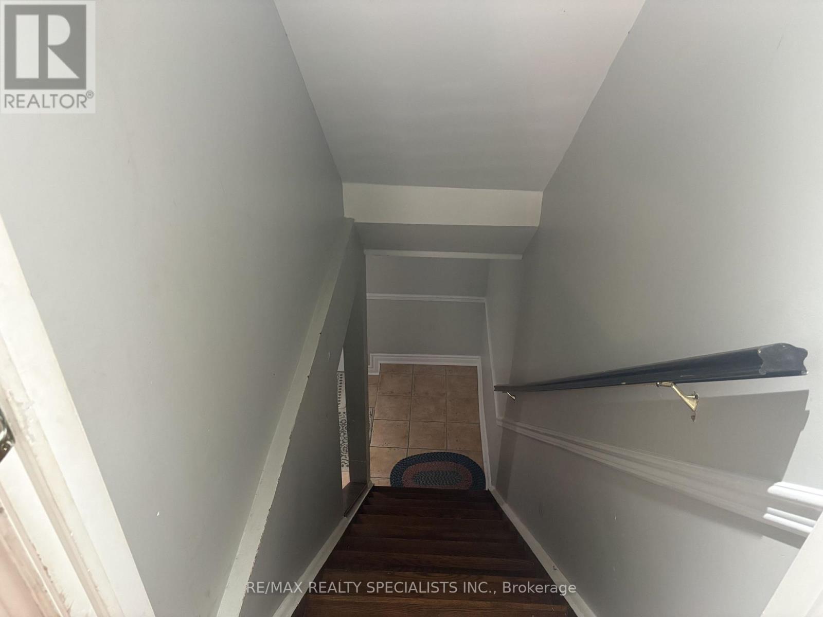 3137 BENTLEY DRIVE - 22