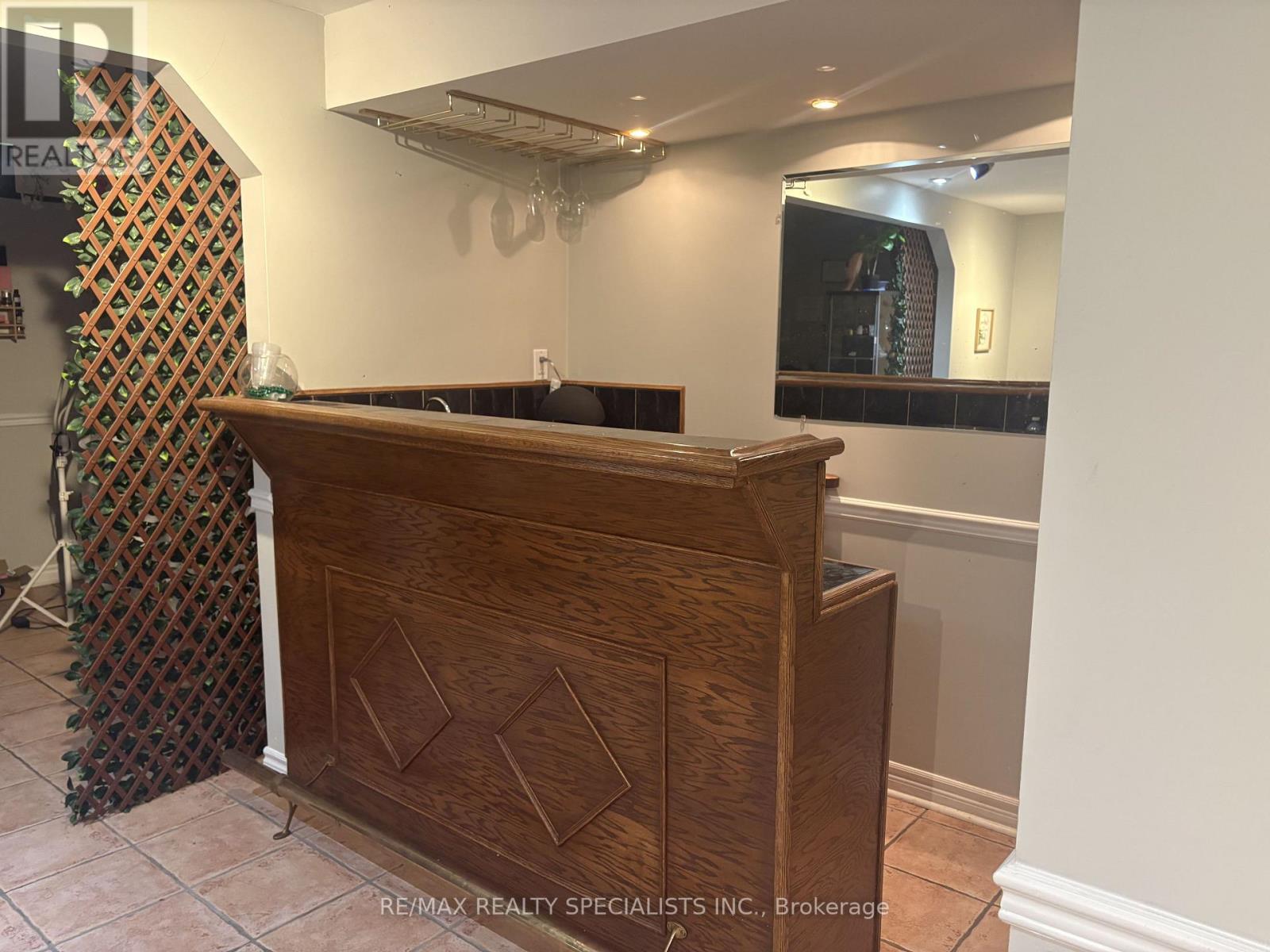3137 BENTLEY DRIVE - 24