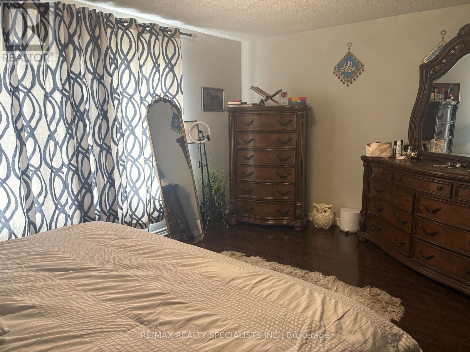3137 BENTLEY DRIVE - 31