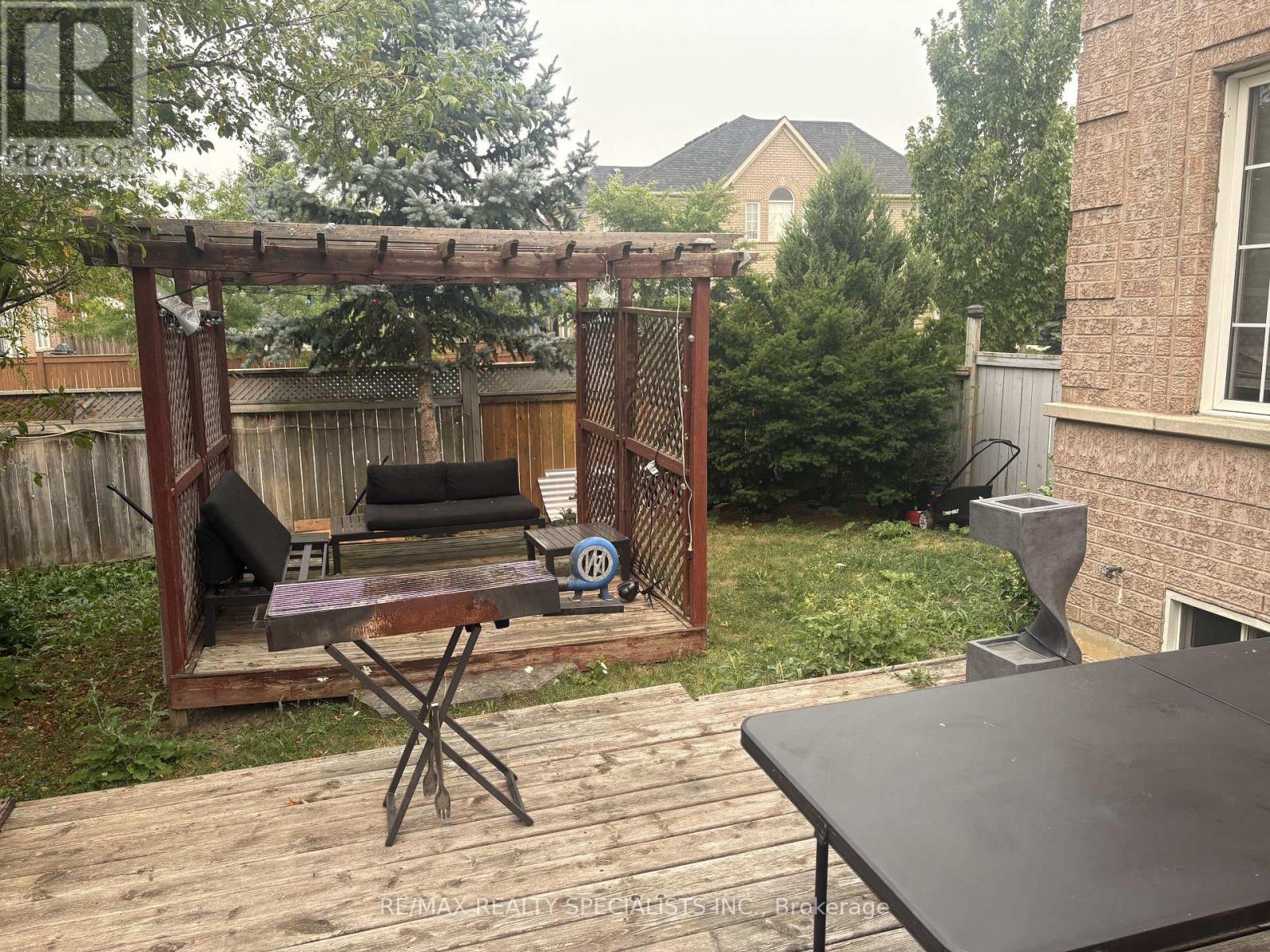 3137 BENTLEY DRIVE - 34