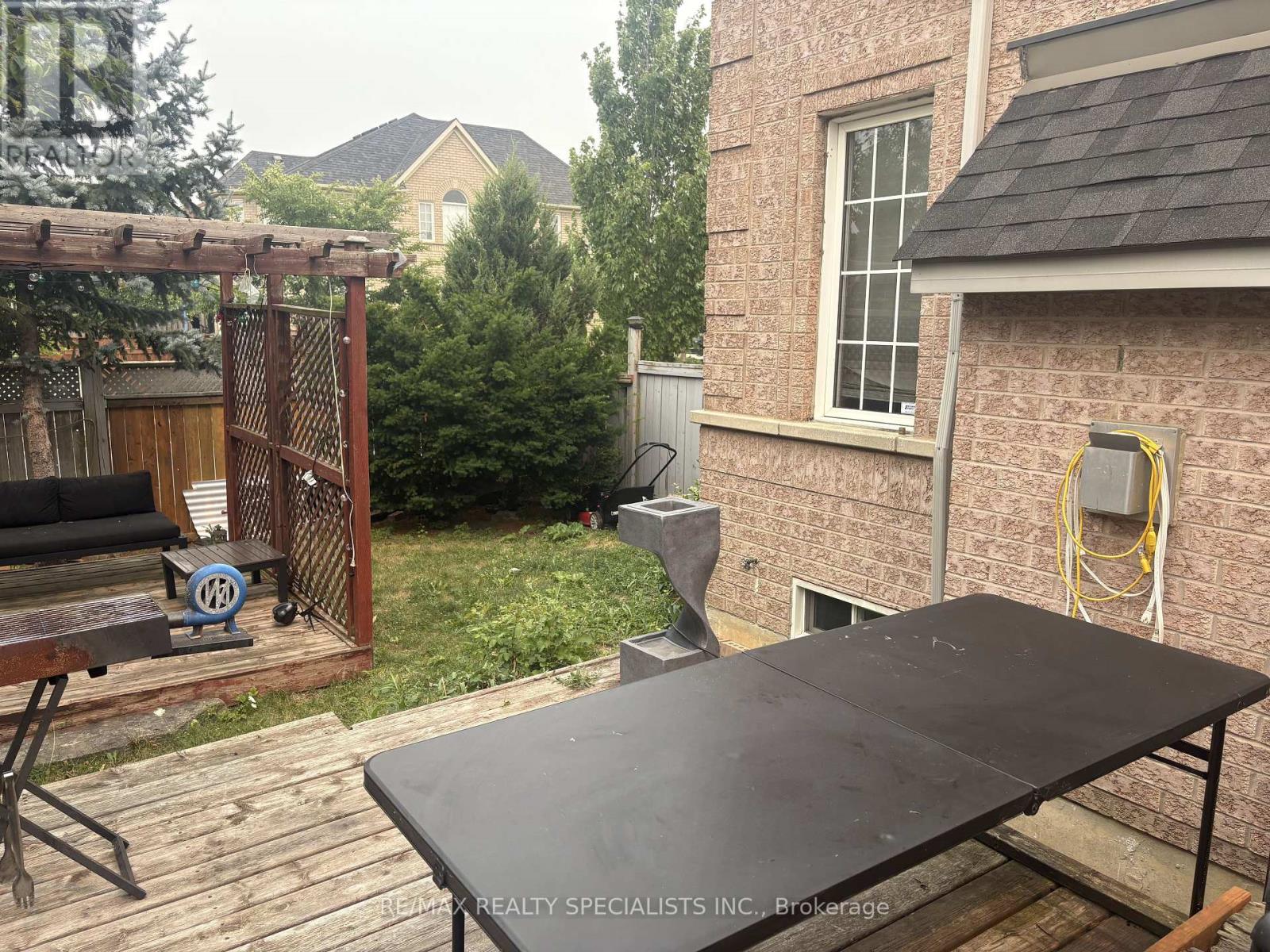 3137 BENTLEY DRIVE - 36