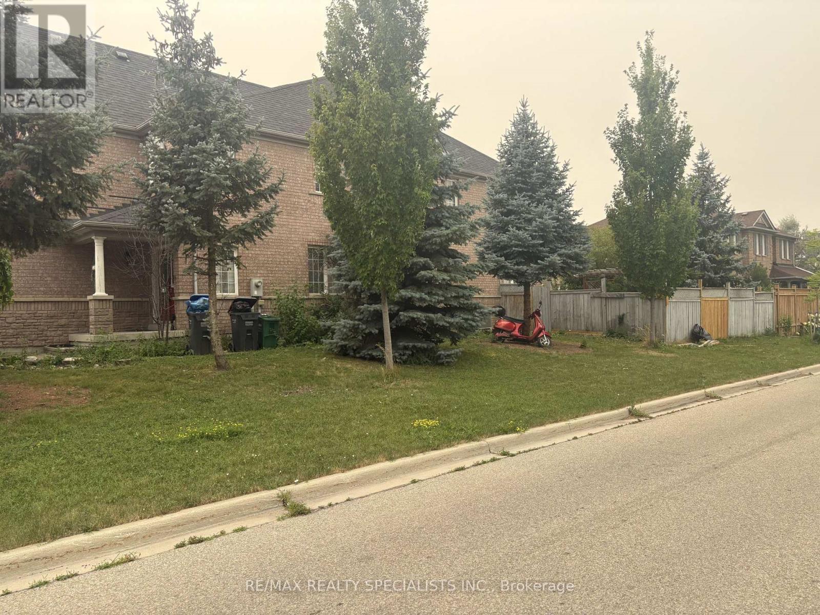 3137 BENTLEY DRIVE - 38