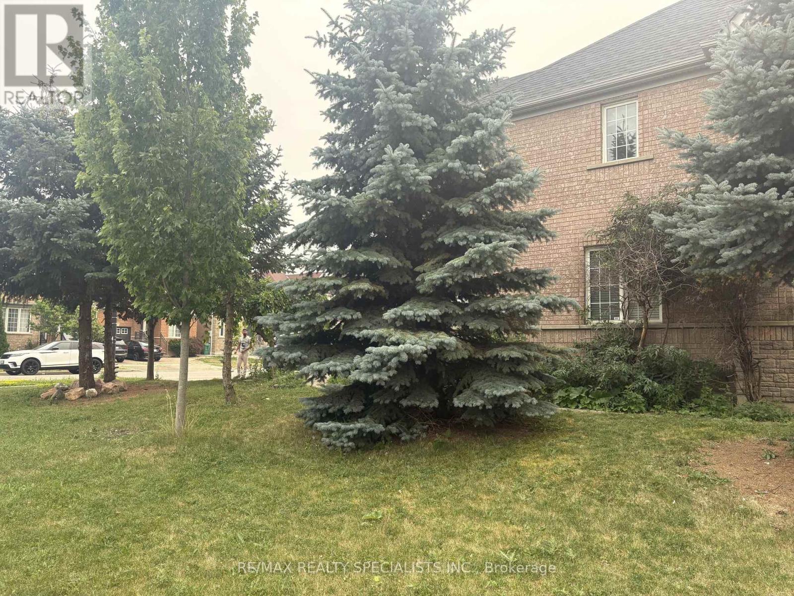 3137 BENTLEY DRIVE - 39