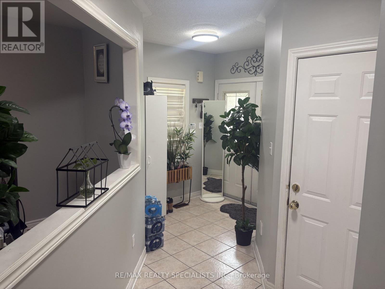 3137 BENTLEY DRIVE - 5