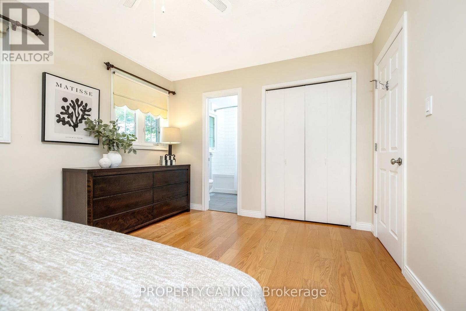 30 GOLDEN ROAD - Image 17