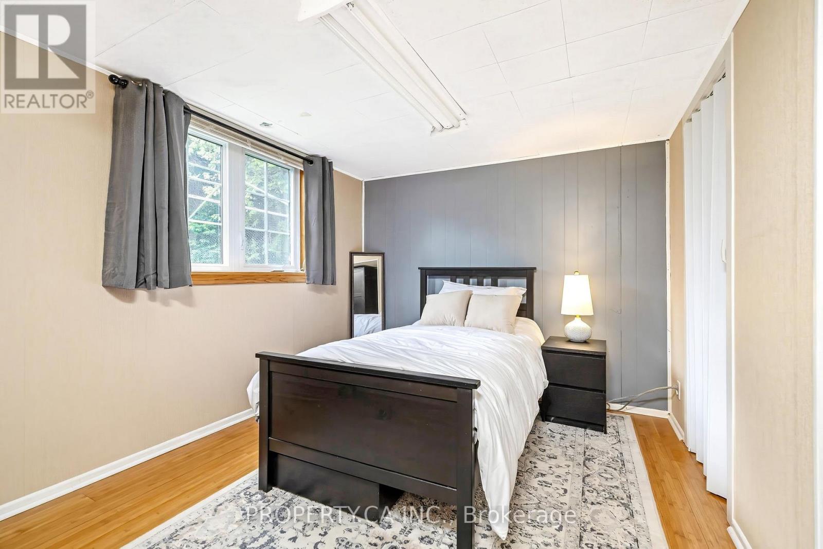 30 GOLDEN ROAD - Image 24