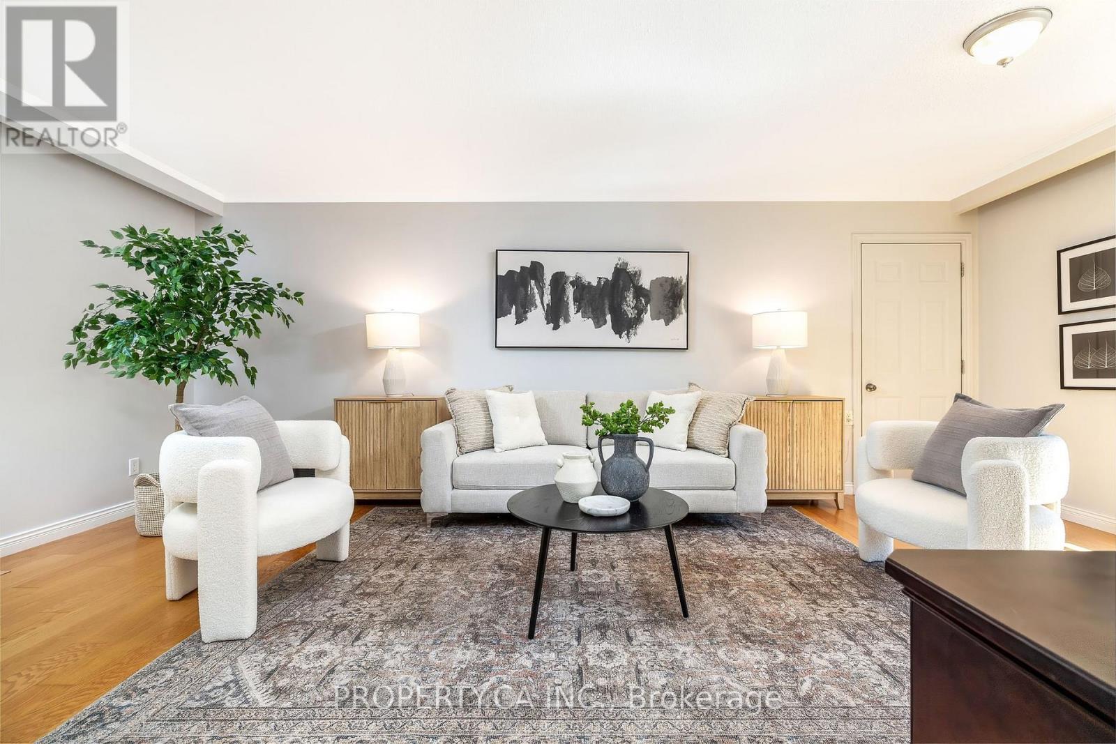 30 GOLDEN ROAD - Image 6