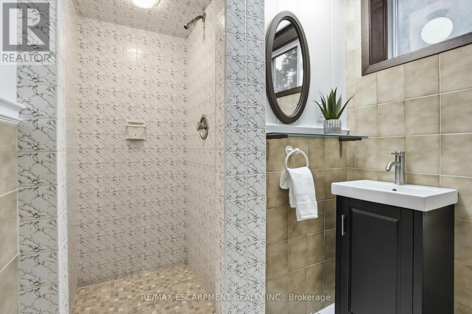 104 DALLAS AVENUE - 32