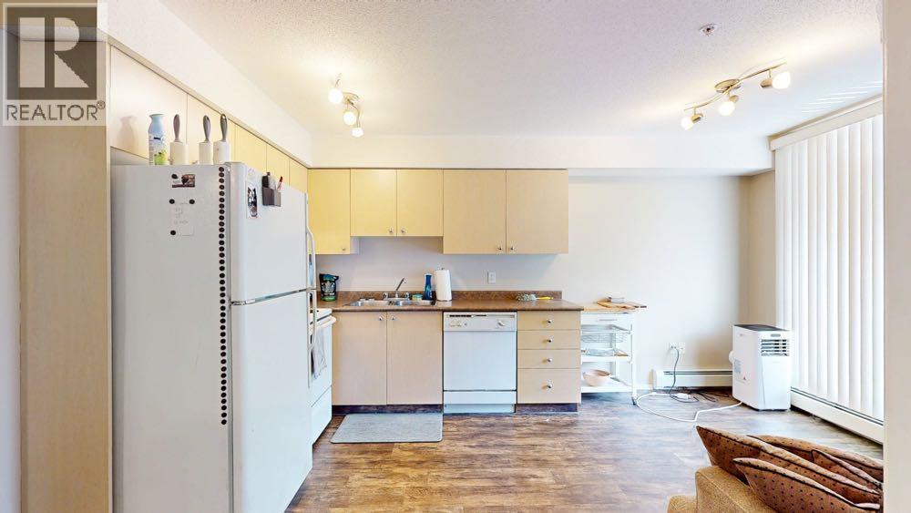 #116 1632 Saamis Drive NW - 19