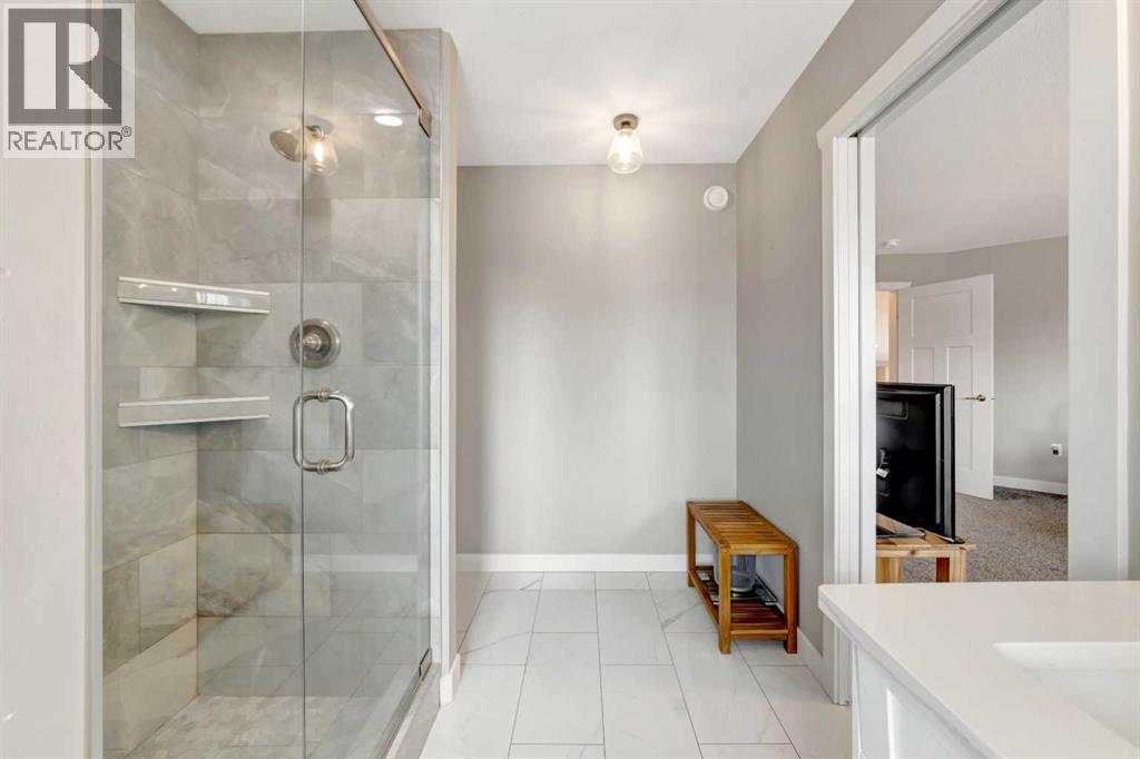 1316 47 Avenue Close - 24