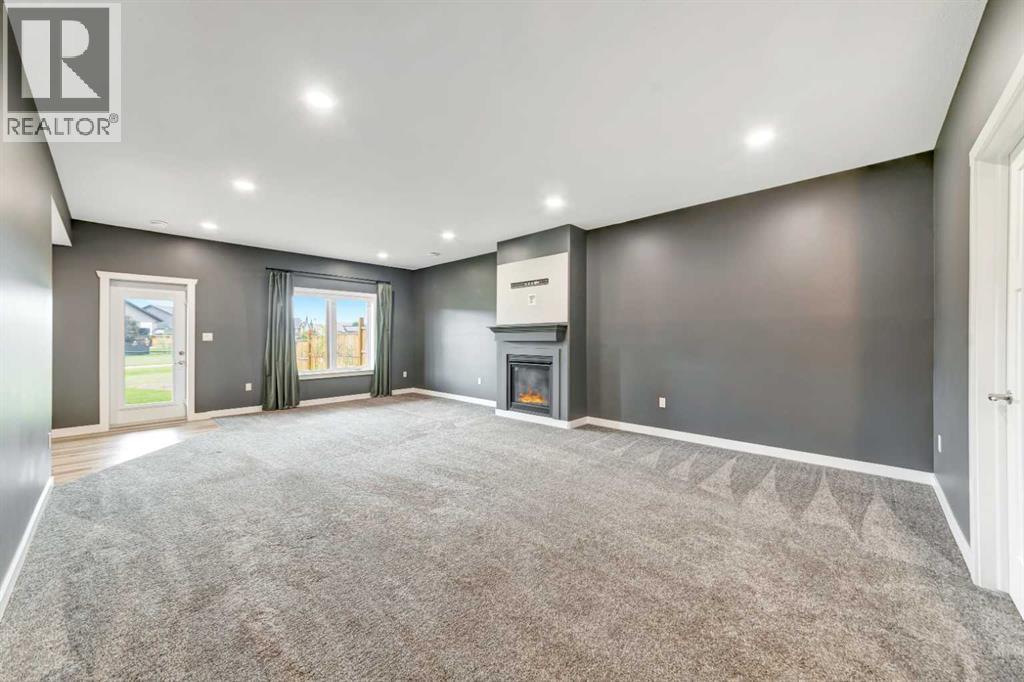 1316 47 Avenue Close - 27