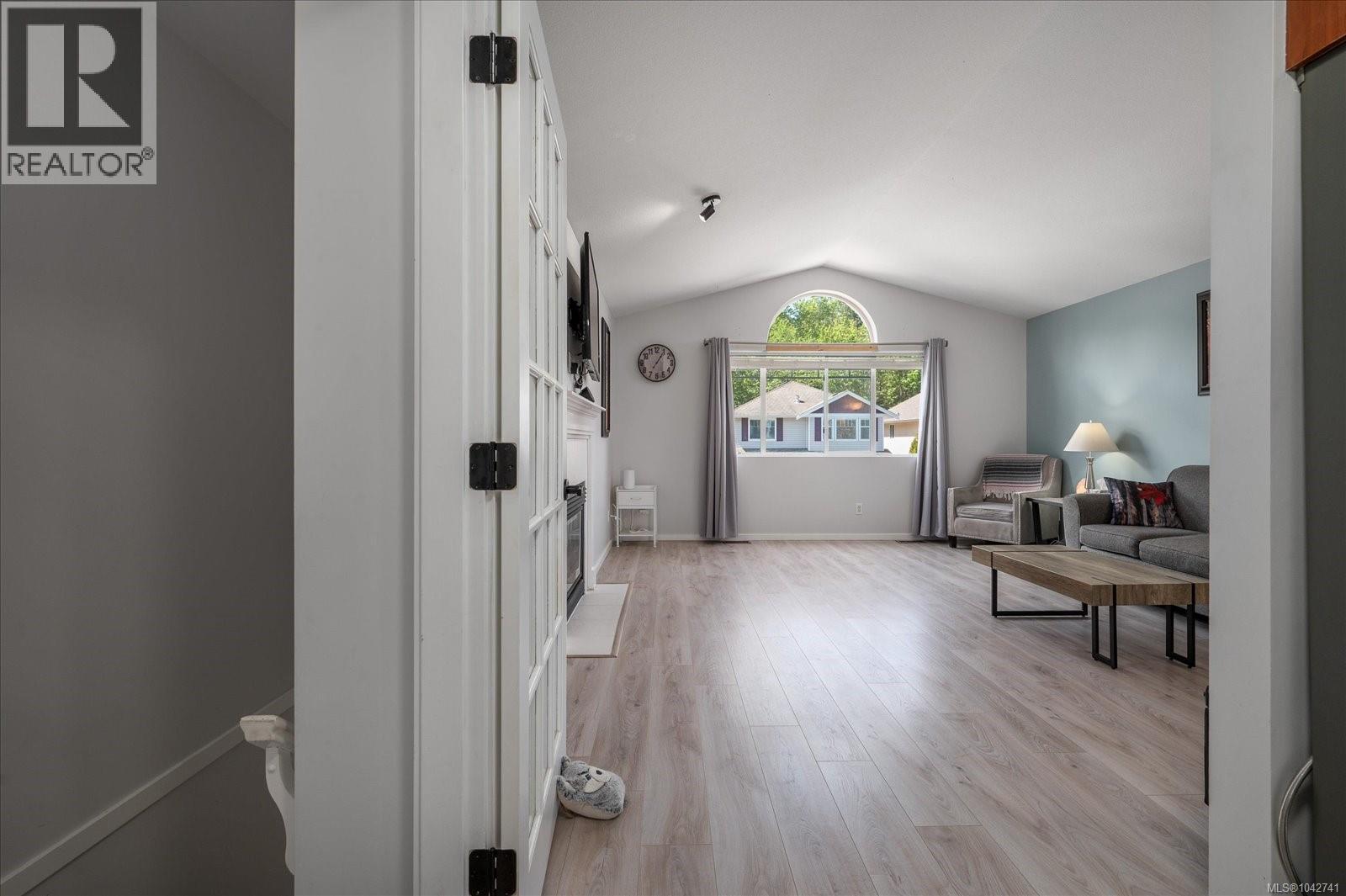 621 Oakwood Rd - 7