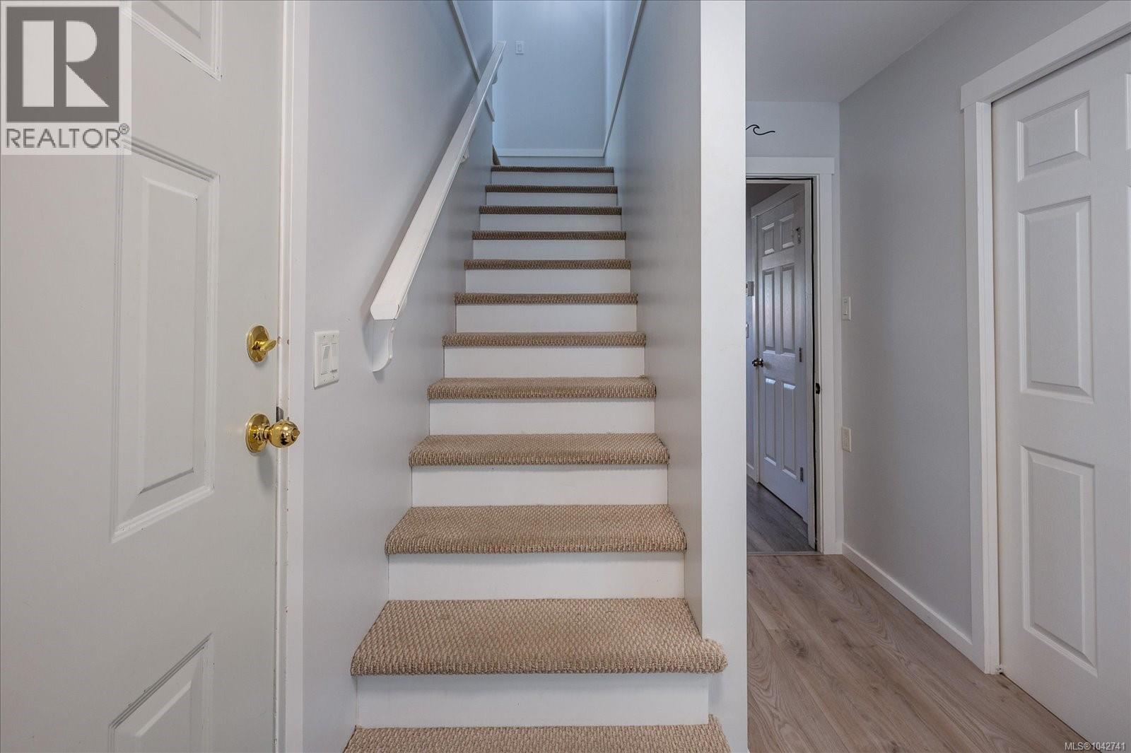 621 Oakwood Rd - 5