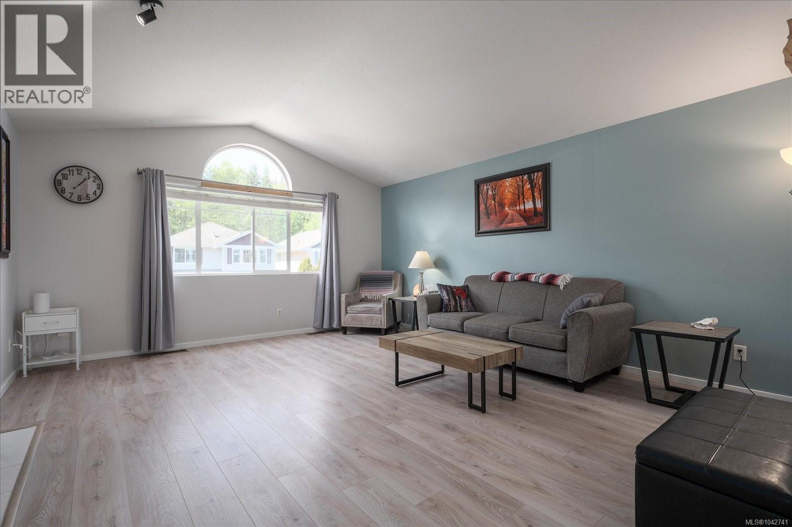 621 Oakwood Rd - 8