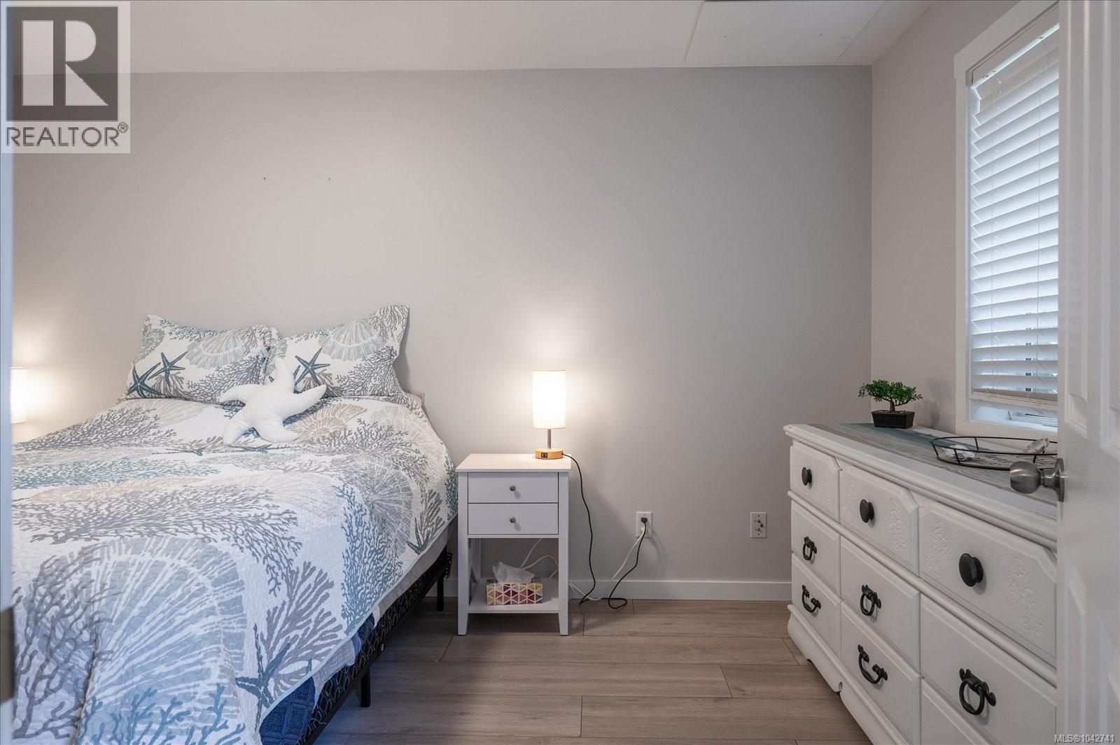 621 Oakwood Rd - 45