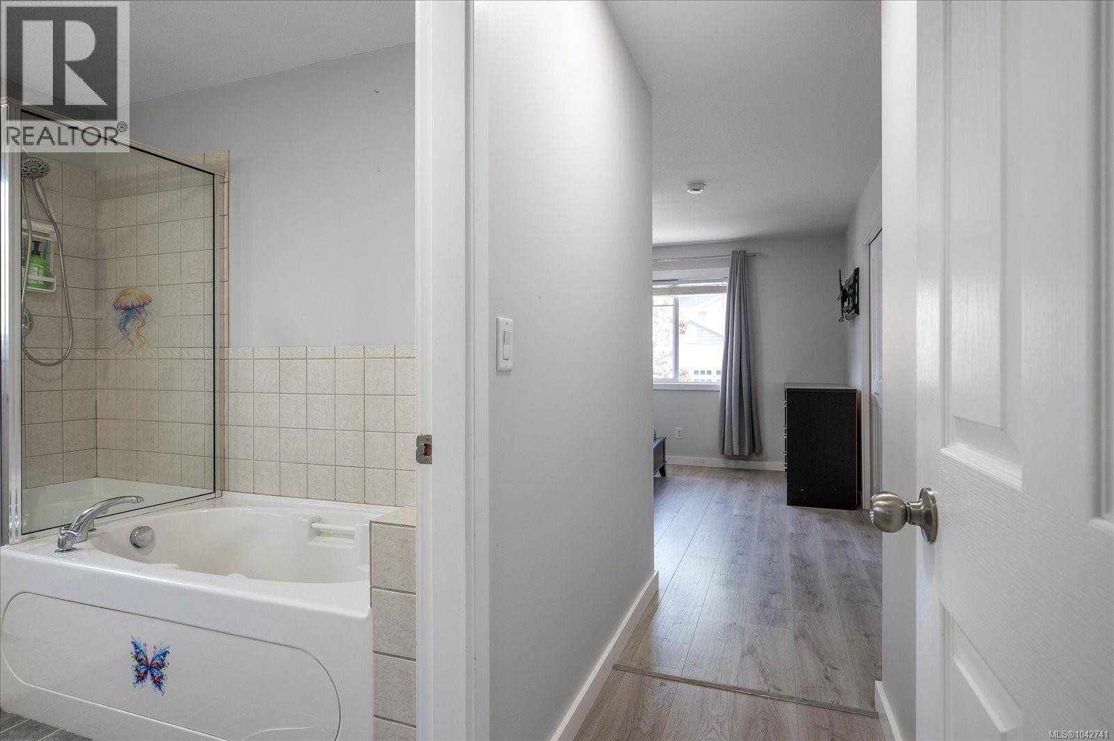 621 Oakwood Rd - 32