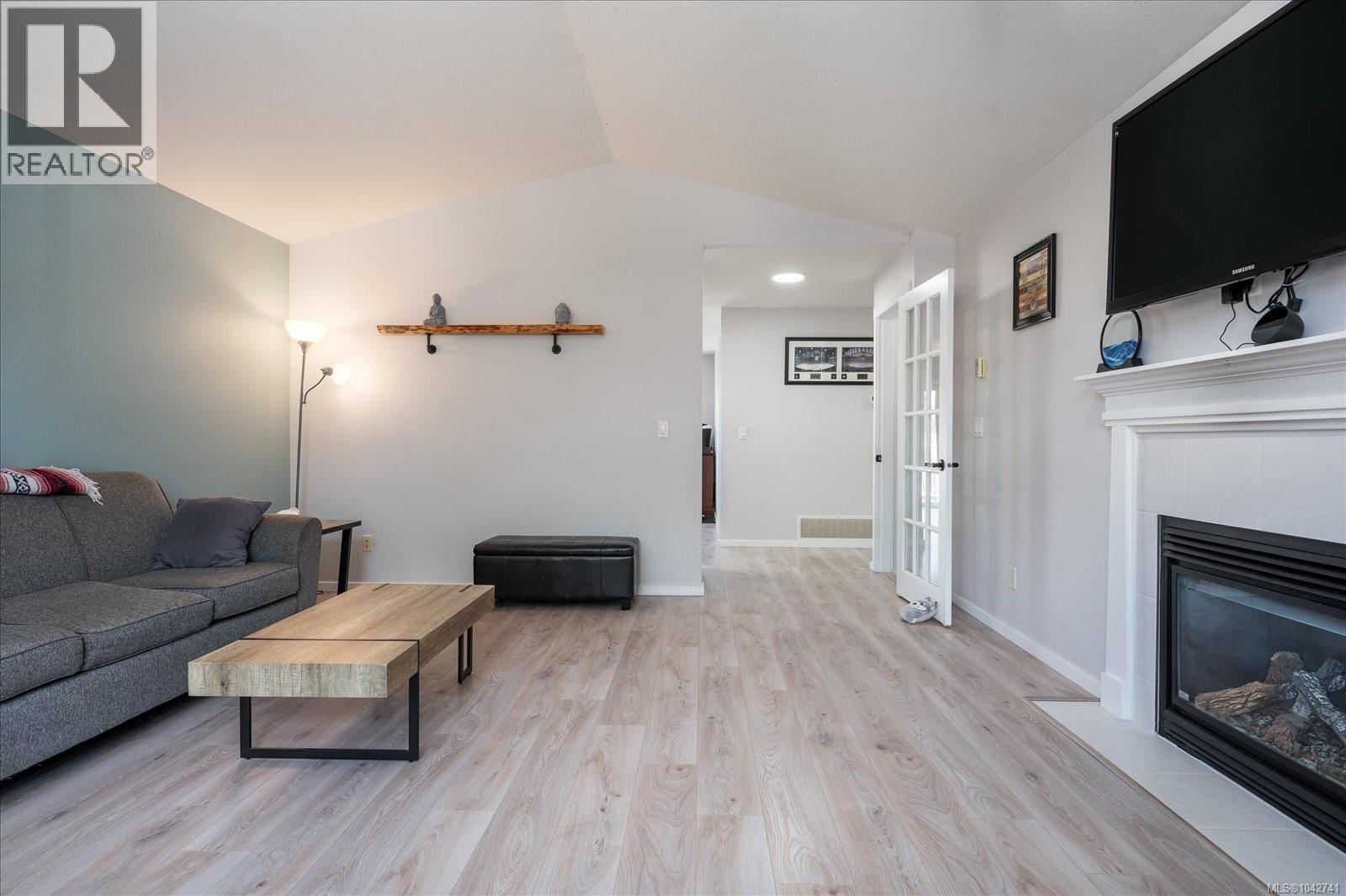 621 Oakwood Rd - 10