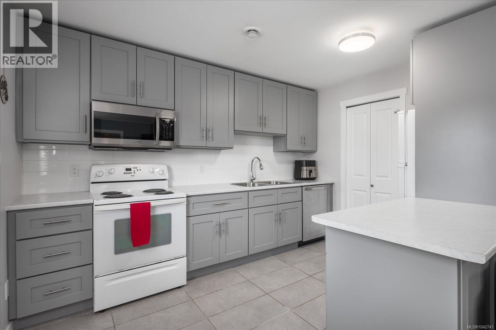 621 Oakwood Rd - 41