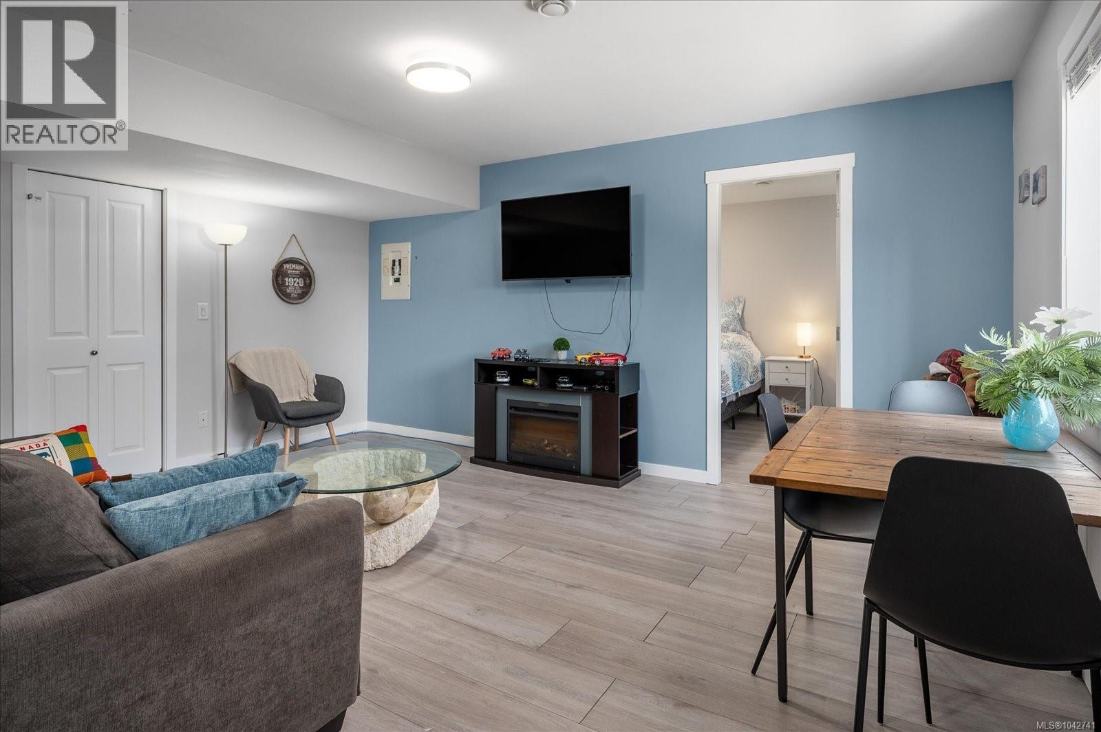621 Oakwood Rd - 44
