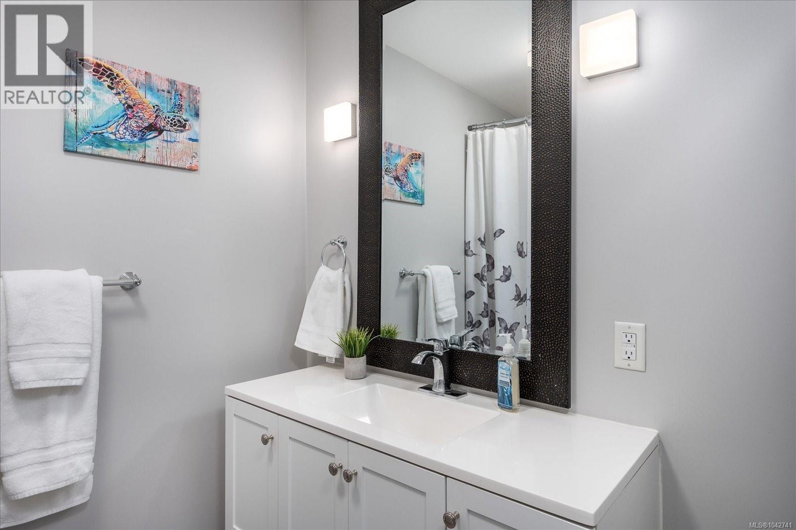 621 Oakwood Rd - 48