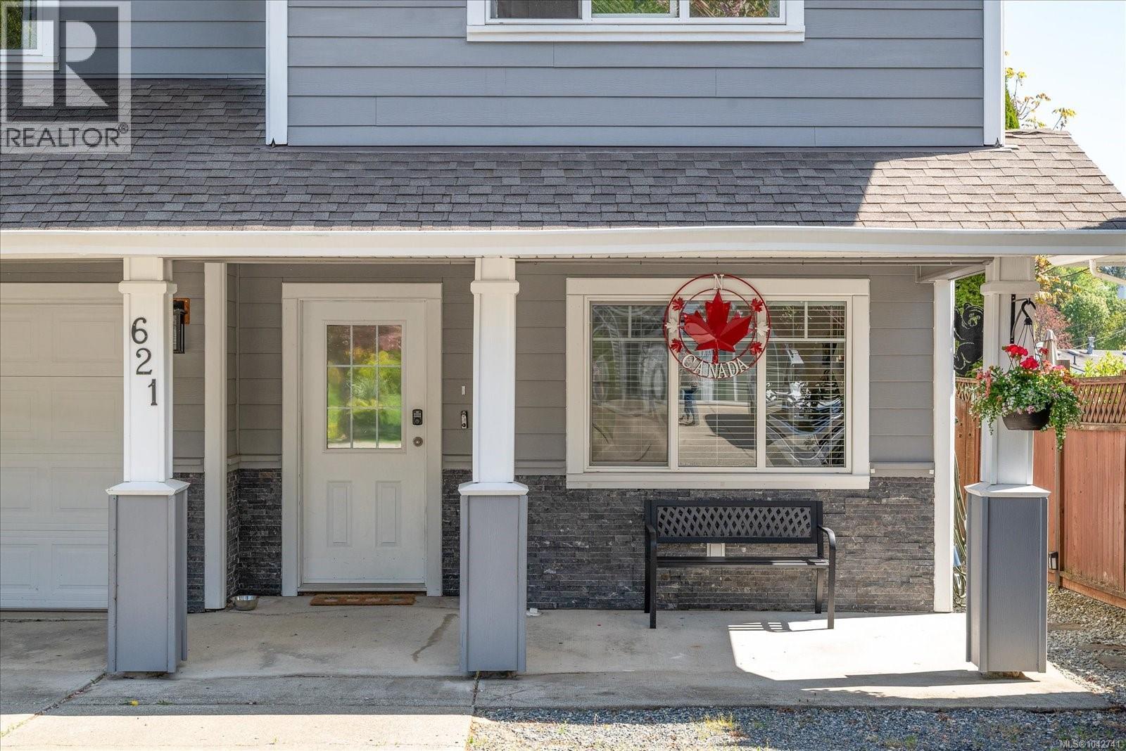 621 Oakwood Rd - 2