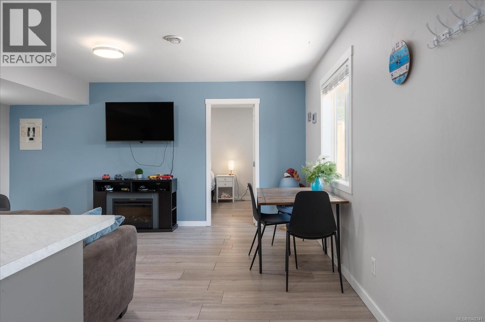 621 Oakwood Rd - 43