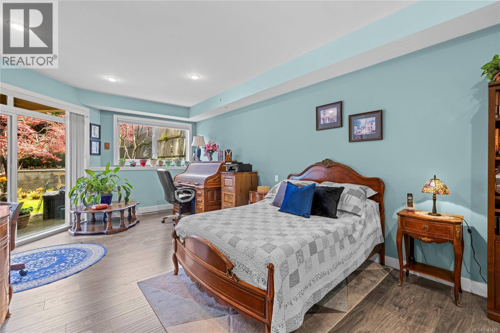#100 439 College Rd - 5