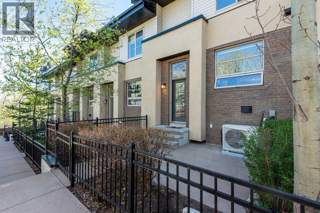 24 Aspen Hills Common SW - 1