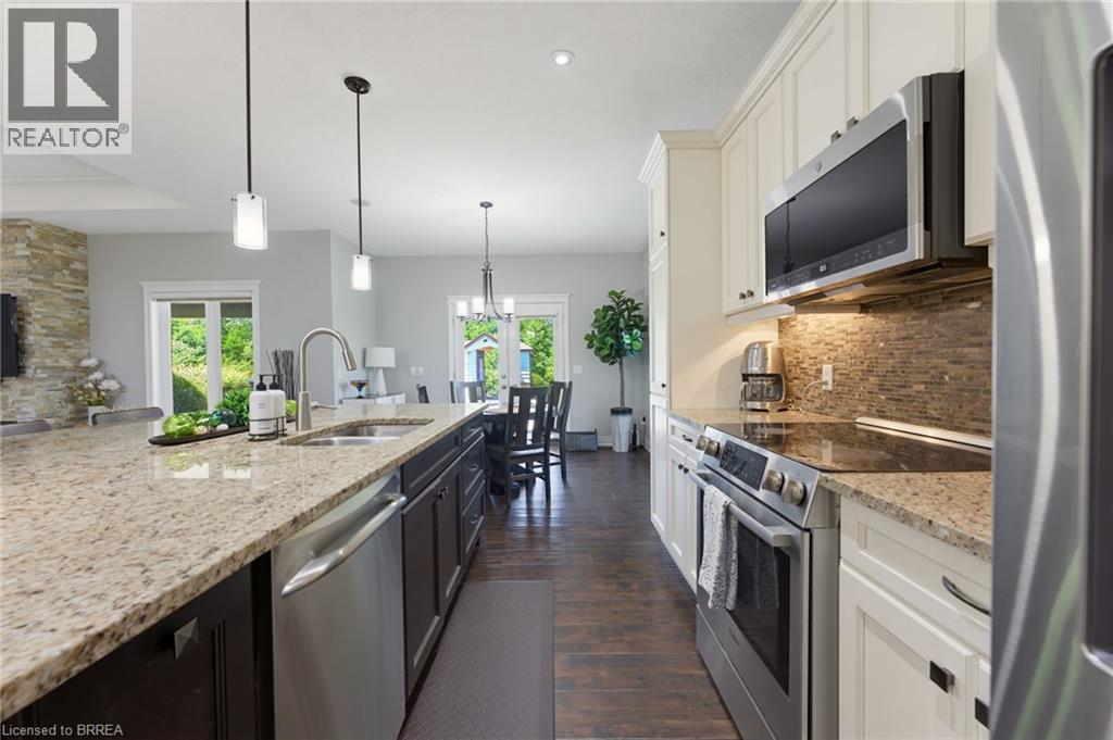 13 WINGROVE WOODS - 15