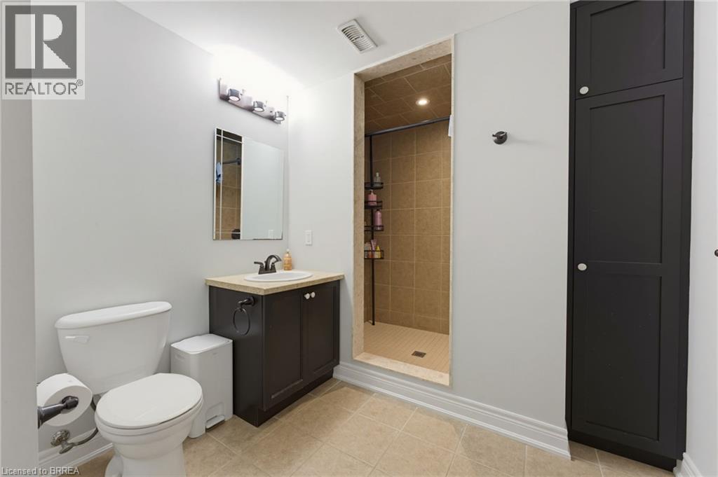 13 WINGROVE WOODS - 34
