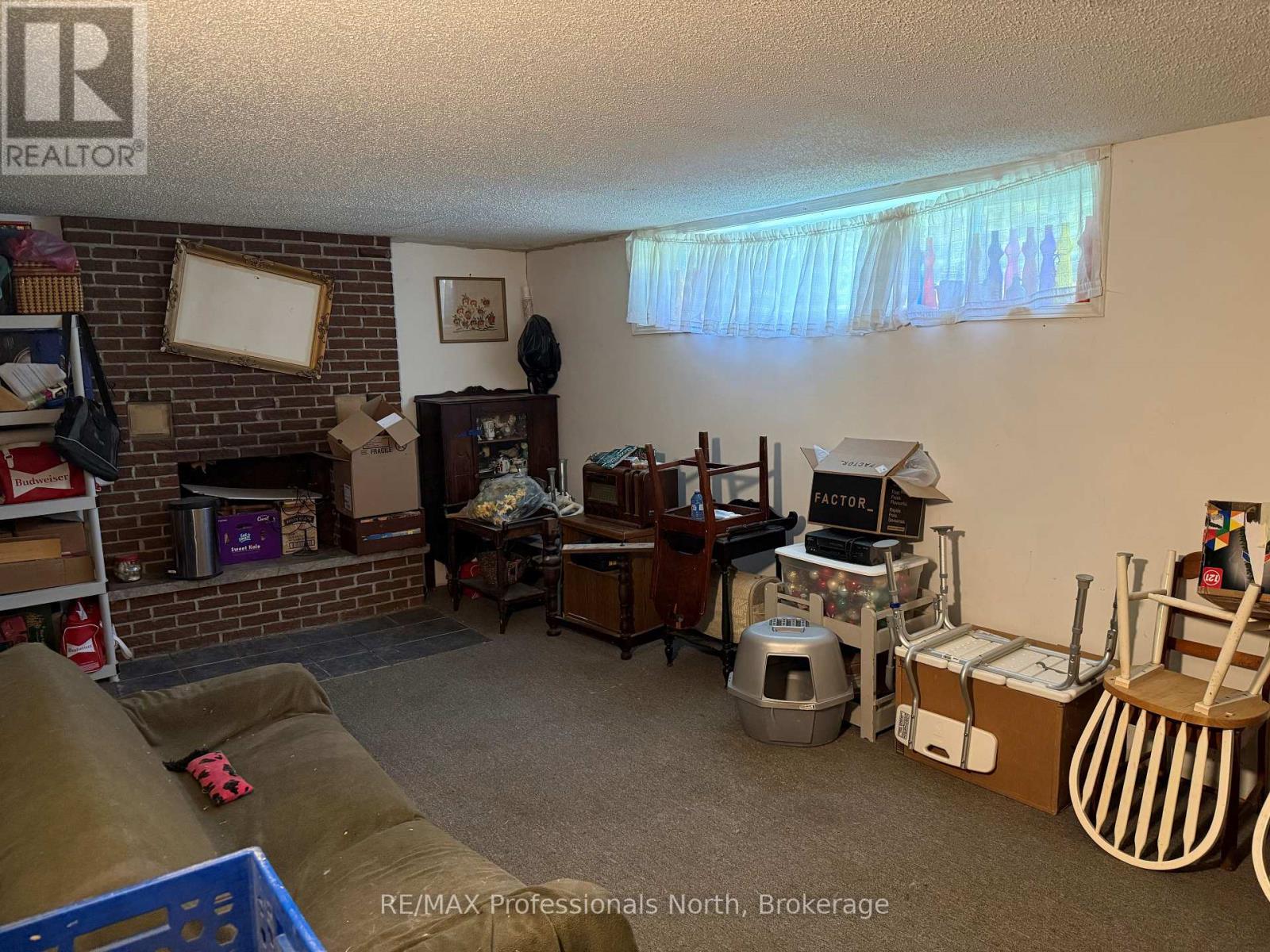 37 SPRUCE DRIVE S - 29