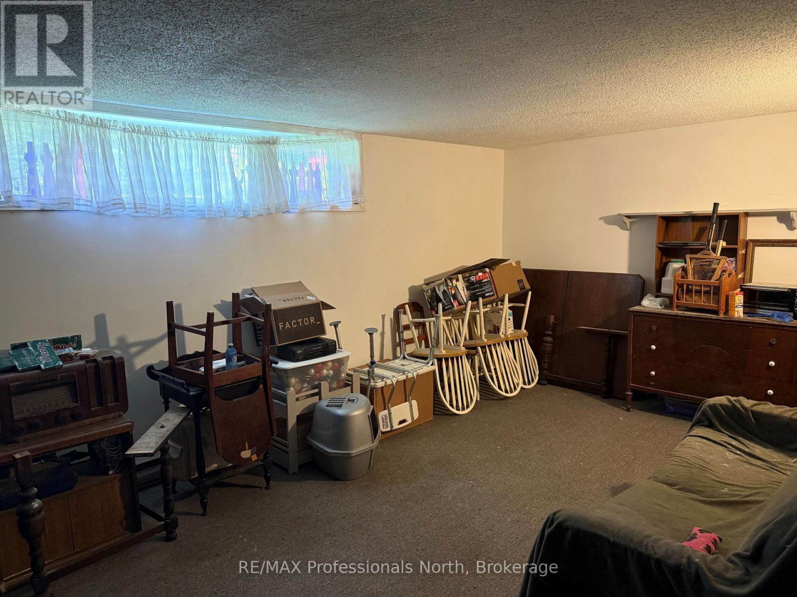 37 SPRUCE DRIVE S - 30