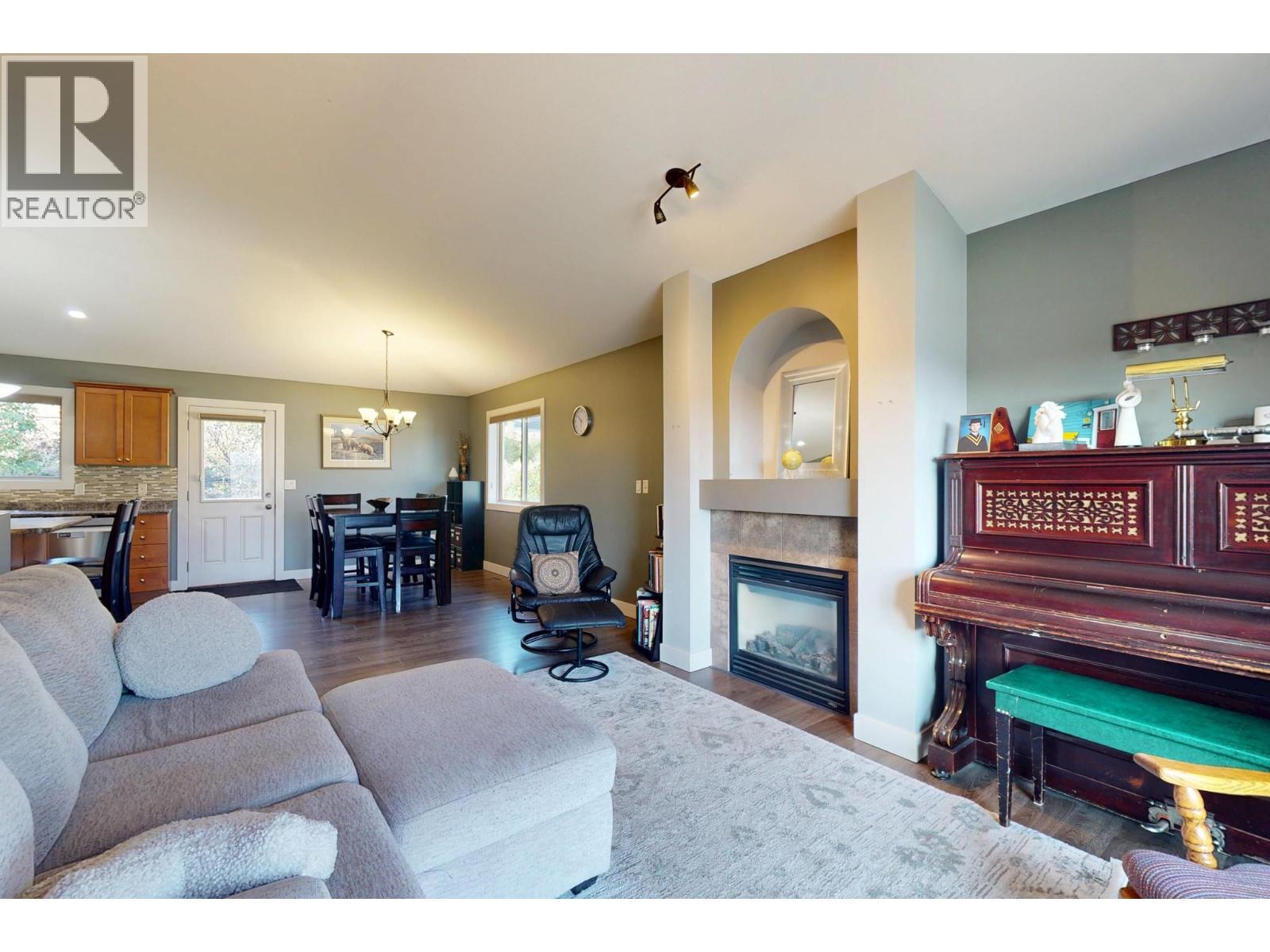 1376 Nishi Court - 12