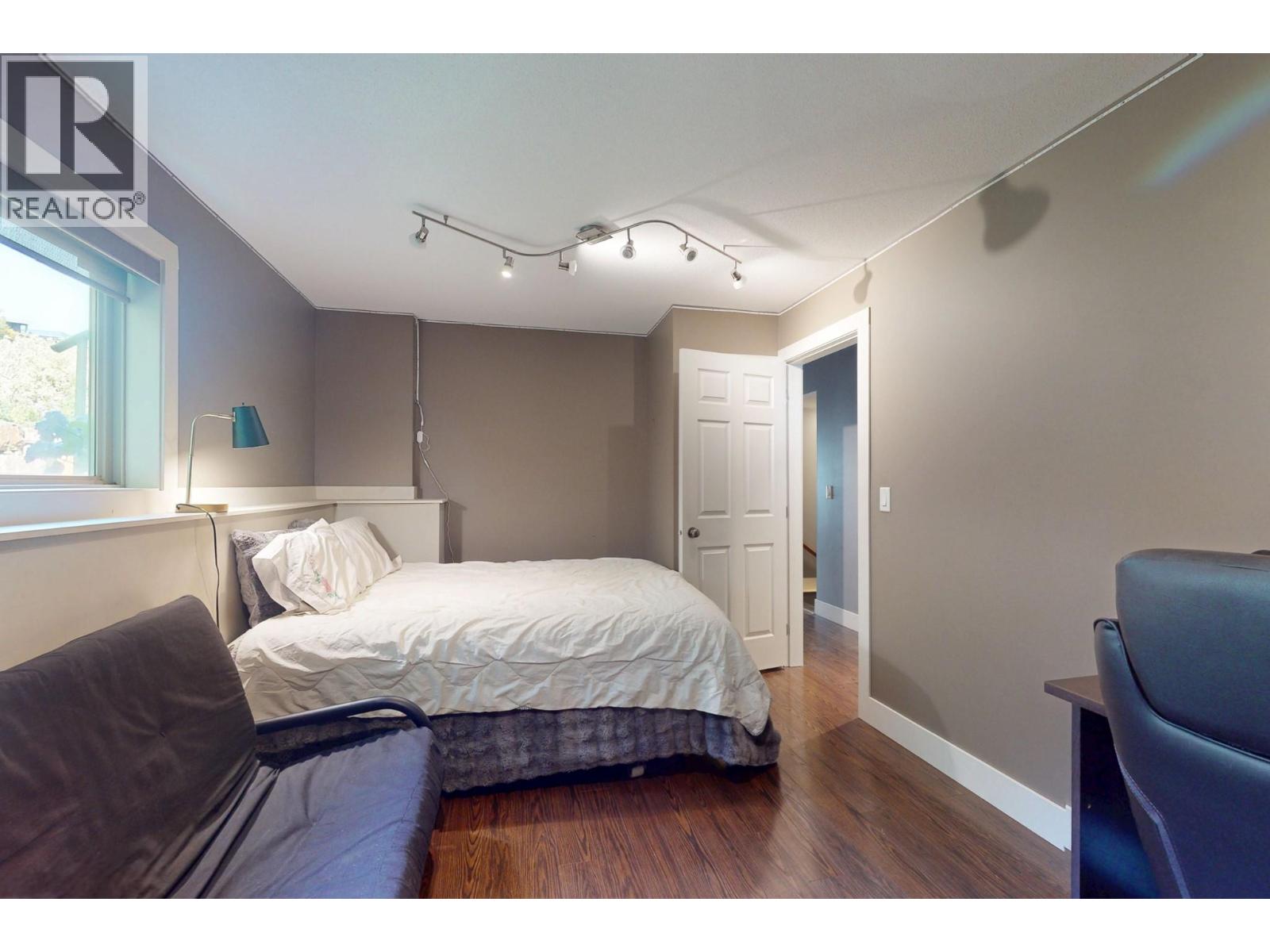 1376 Nishi Court - 19