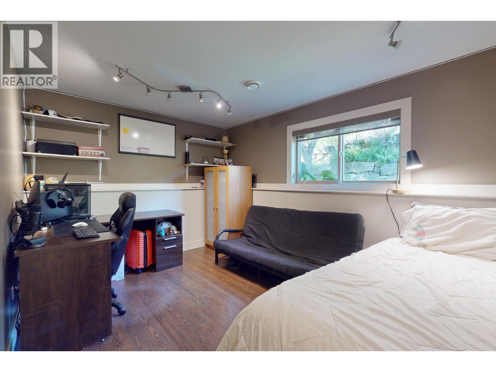1376 Nishi Court - 27