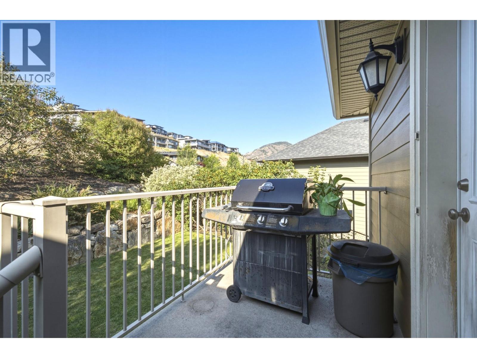 1376 Nishi Court - 29