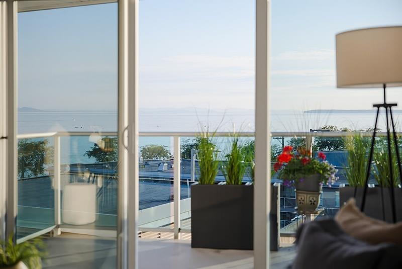 #603 14955 VICTORIA AVENUE, White Rock