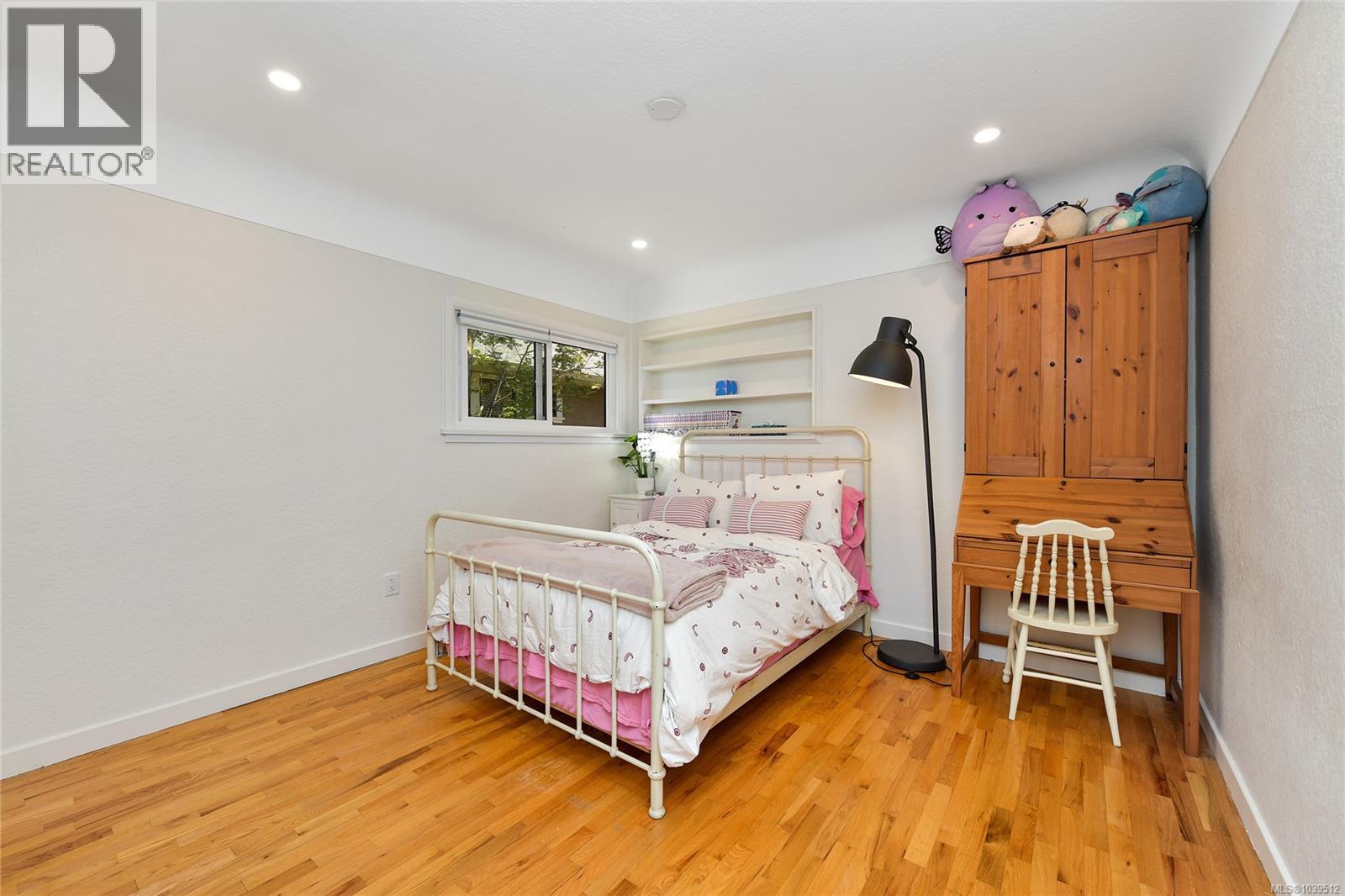 2134 Neil St - 21