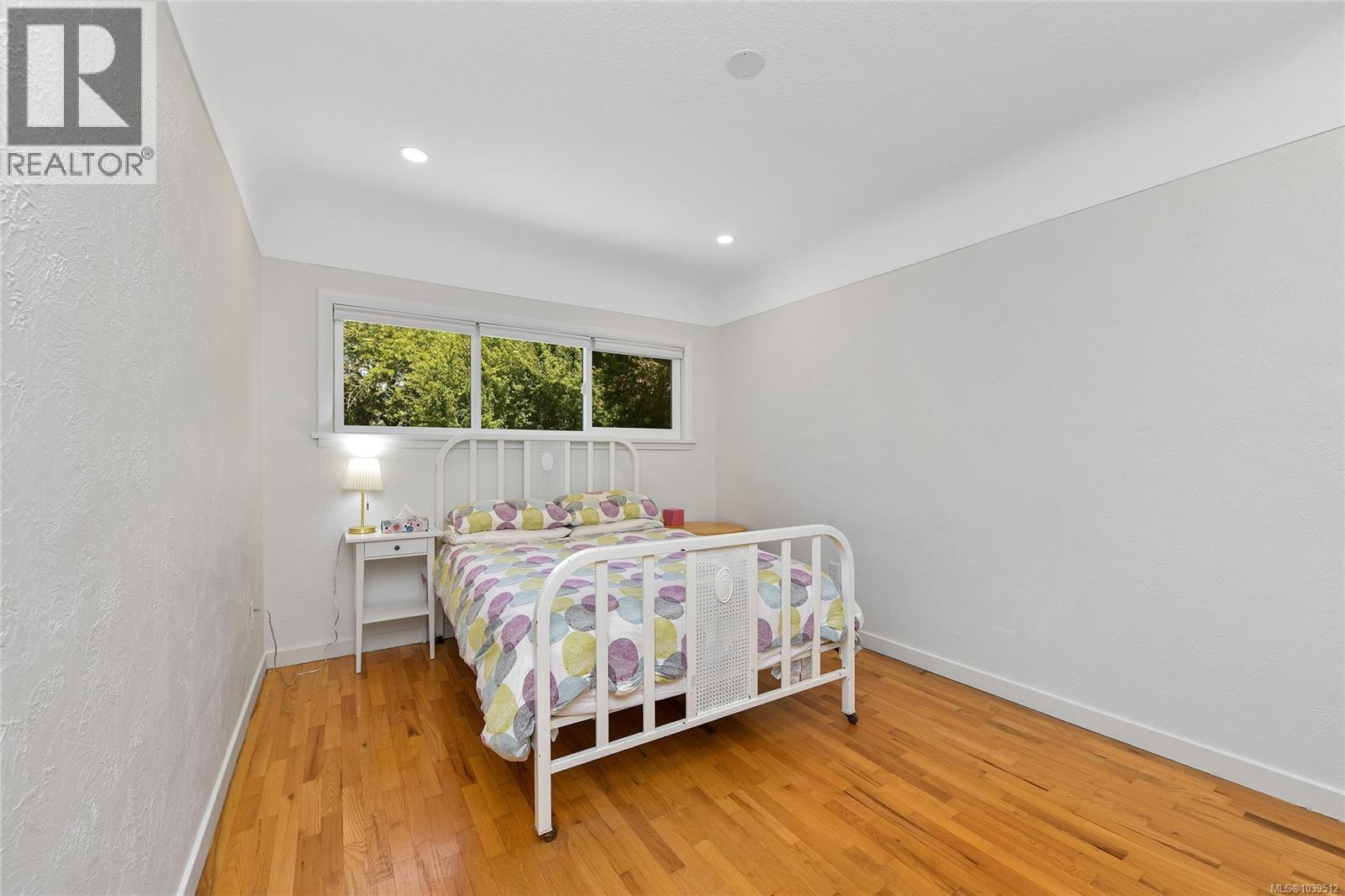 2134 Neil St - 23