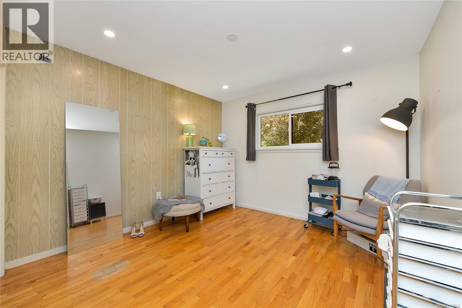 2134 Neil St - 20