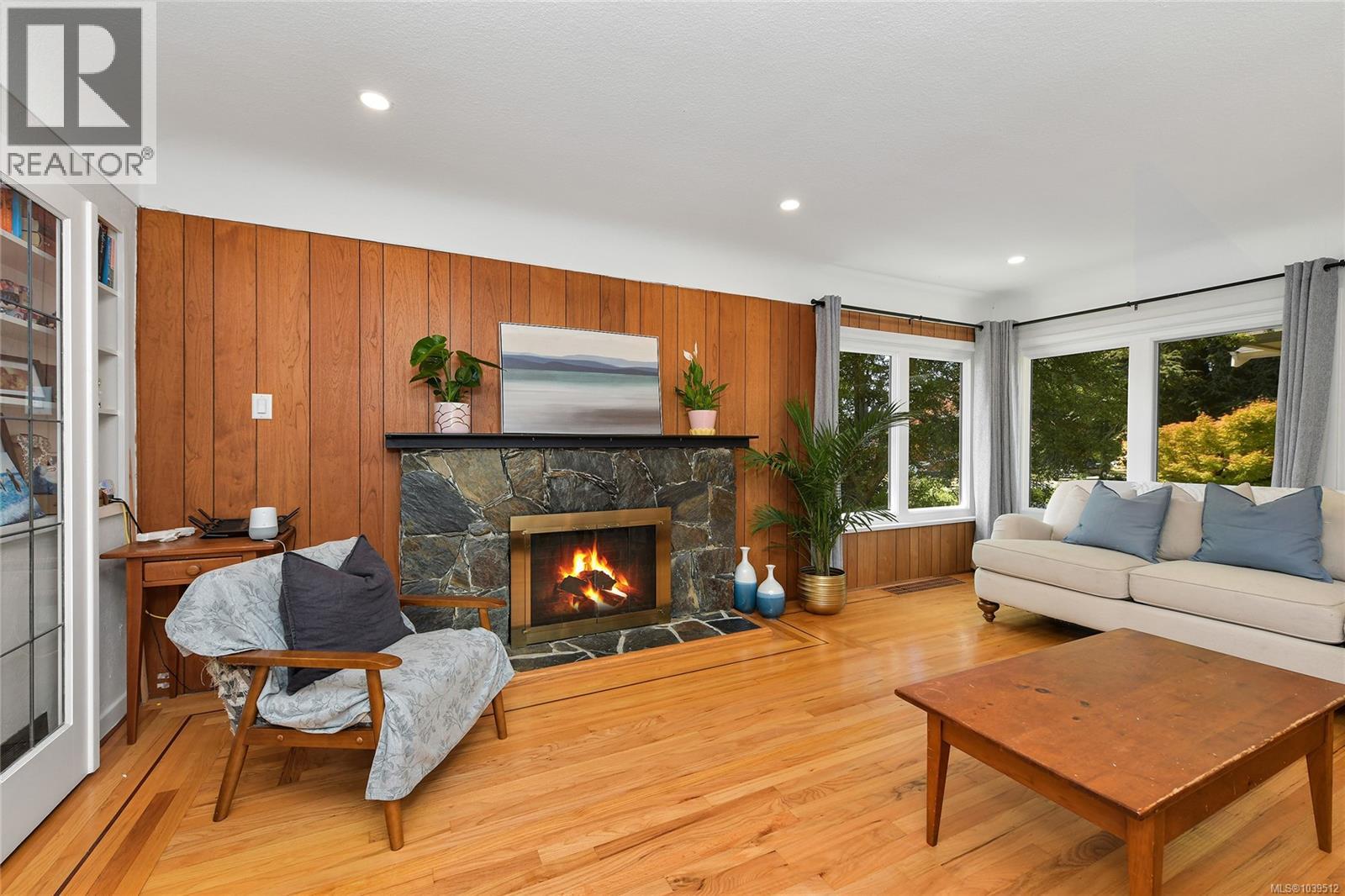 2134 Neil St - 18